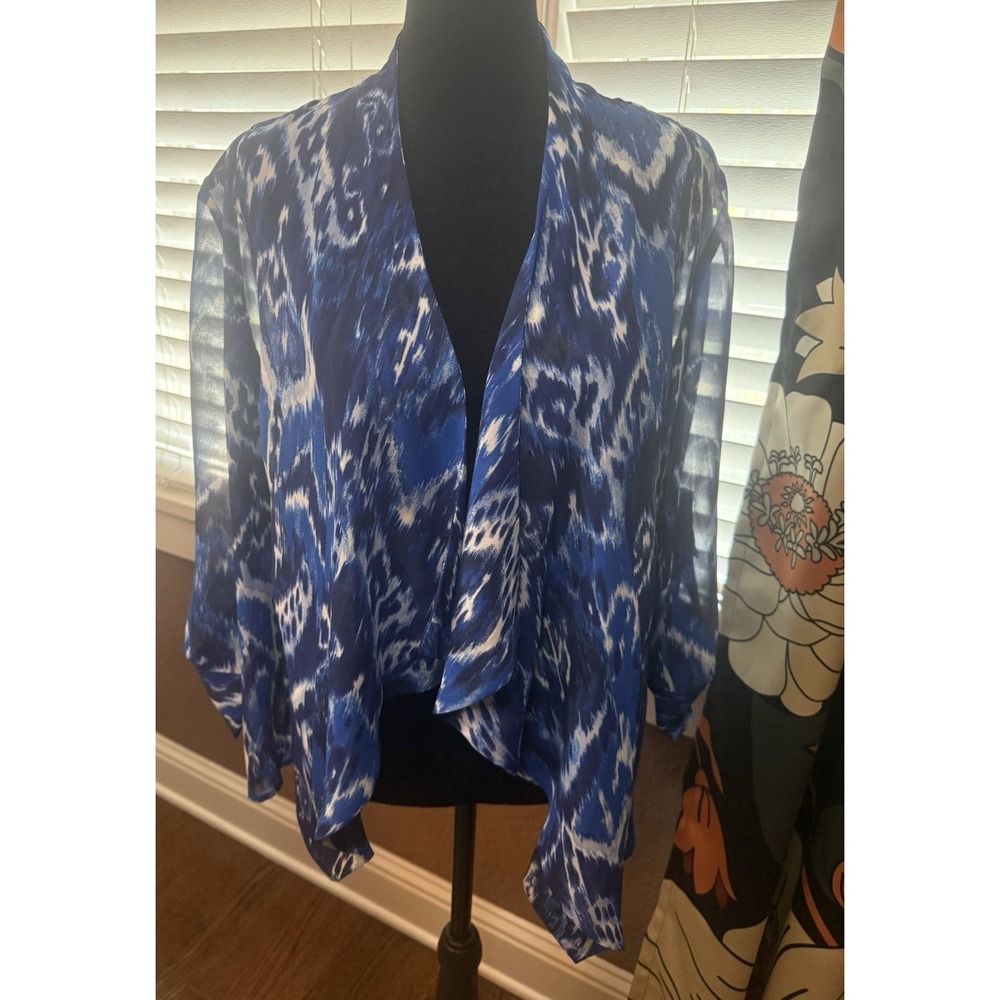 Chicos Size 1 Blue & White Sheer Cardigan Open Jacket Handkerchief Hem